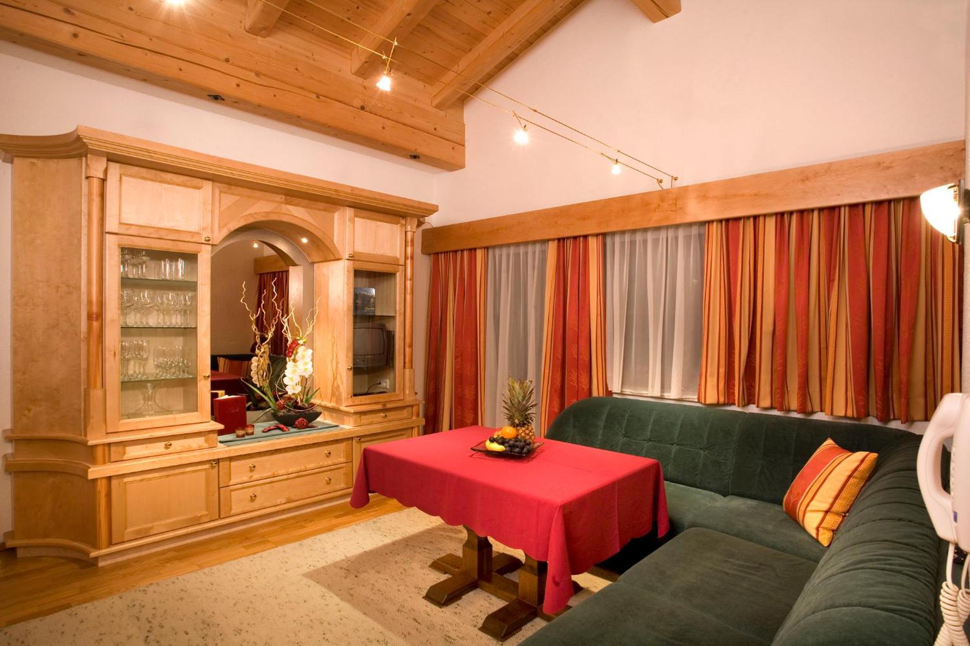 Ondres'N Hof Hotel Langenfeld Bagian luar foto